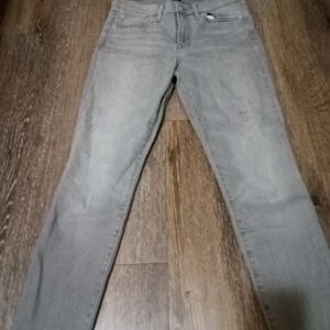 EUC: GAP, TRUE SKINNY GREY ANKLE LENGTH JEANS!